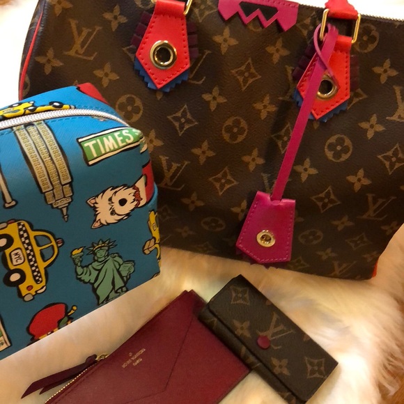 Authentic LV mono/ Fushia Multicles 4. - Picture 4 of 7